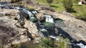 A-frame in the Cerrado | Waterfall and nature - Image 4