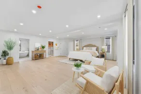 Elegant & Spacious Stay in the Heart of Needham - Image 3