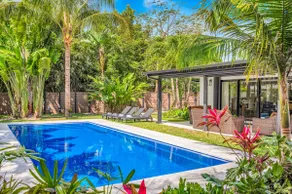 The Oasis Heaven Miami Private Pool Sleeps 14 - Image 2