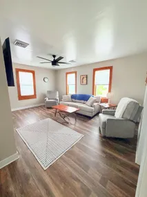 Riverview lake house duplex - Upper unit - Image 3