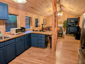 Yale Lake Cabin - Image 2