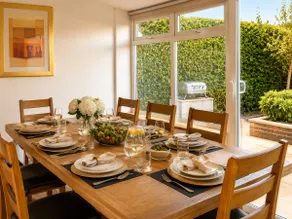 Contractor House | Sleeps 8 | Parking | WiFi - Image 3
