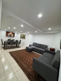 Cozy & modern apartment in Pickering - Image 2