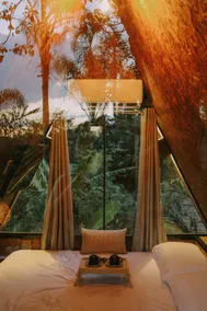 Chalet with hot tub and fireplace in the midst of nature - Image 4