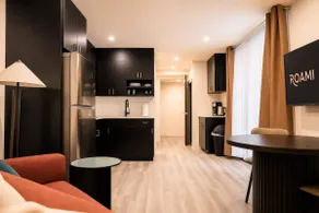 Roami at the Fitz | 1BR sleeps 4 | gym - Image 4