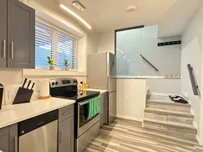 Warm Wood Suite - Image 5