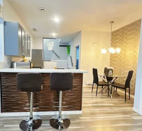Warm Wood Suite - Image 2