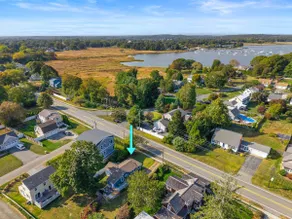 The Saybrook Point Bungalow, Stroll to Downtown - Image 5