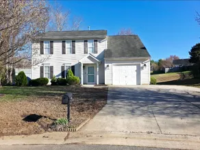 NEW! LUX•Spacious/Cozy•Firepit•Master Suite•Yard - Image 3