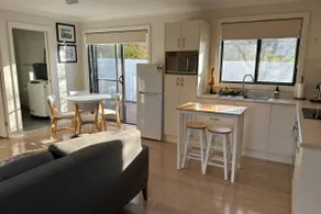 Gullivers Guest House - Image 2
