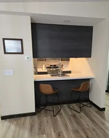 Hi-Ho Ontario-2 BED, 2 BATH condo, laundry, garage - Image 4