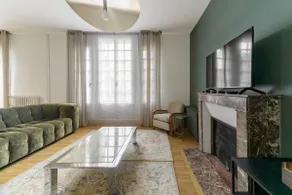 Stylish, air-conditioned house in the city center - Image 2