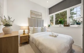 Modern 2 bed by MCF - Image 5