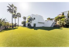 10 Bdrms Villa Paraiso Ultimate Holiday Experience - Image 3