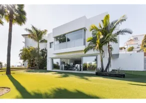 10 Bdrms Villa Paraiso Ultimate Holiday Experience - Image 4
