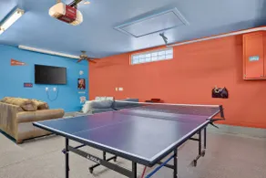 Pool, Pickleball, turf field, bat cage Sleeps 14 - Image 4