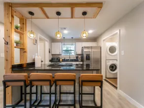 Mid-Century Modern Townhome | Mins to The Battery - Image 2