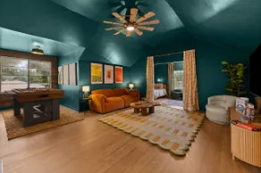 Luxury Historic Home/Hot Tub/Fire Pit/Sleeps 10 - Image 3