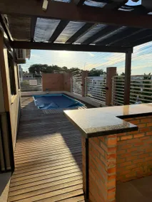 Beautiful house with heated pool - Image 4