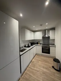 Modern Bright Flat near Station and Addenbrookes, Cambridge UK - Image 3