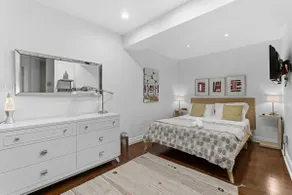 Relaxing City Retreat | Terrace & Full Kitchen - Image 3