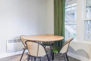 Pet-Friendly 2BR Near Edgewater with Parking - Image 4