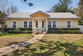 Authentic Ocean Springs Cottage Walk Downtown - Image 2