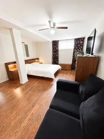 Cozy 2BR Retreat • Beach, Parks • 20 Min to Ottawa - Image 2