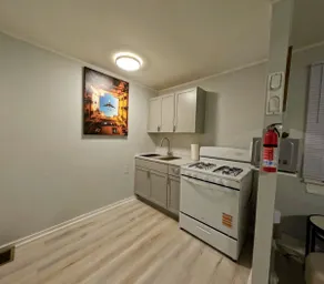 Cute studio apt close to the zoo - Image 3