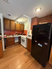 Studio with a private entrance and bathroom - Image 3