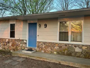 Cozy Ozarks Home Sleeps 10, Near Hospital&Downtown - Image 4