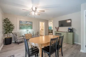 Central location/Near GSU/Pool table/Fenced yard - Image 2