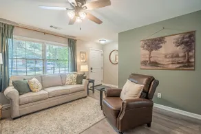 Central location/Near GSU/Pool table/Fenced yard - Image 5