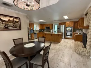 Farmhouse in Red Oak - Image 5