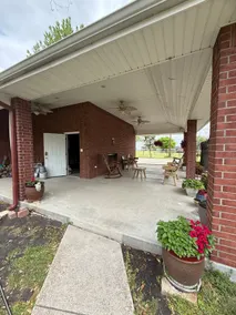 Farmhouse in Red Oak - Image 3