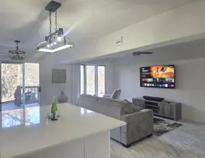 Ivy Retreat | Bright 3BR Townhome | Deck | Arcade - Image 4