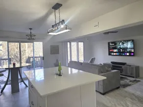 Ivy Retreat | Bright 3BR Townhome | Deck | Arcade - Image 5