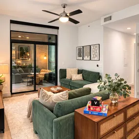 Pool View | Sleeps 6 | Walk to NRG | Free Parking - Image 3