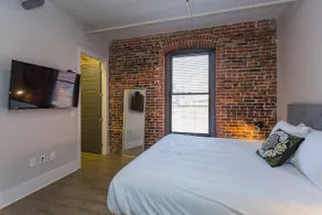 Luxury Spacious Loft > Heart of Downtown! > 306 - Image 5
