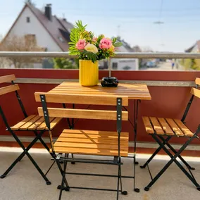 Modern apartment with balcony & feel-good ambience - Image 3