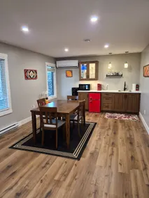 Hills Edge Walkout Apartment - Image 4