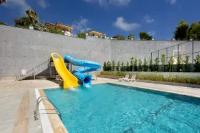 Modern Ultra Luxury Residence - Image 4