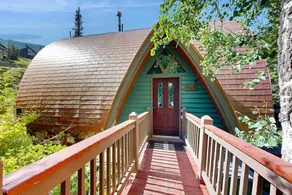 Iconic creekside mountain home with hot tub fireplaces balcony & amazing views - Image 3