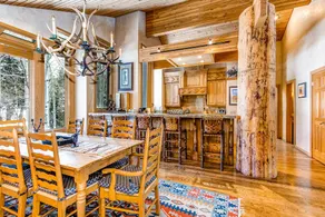 Large freestanding home with hot tub & WiFi - walk to ski access - Image 4
