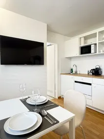 Cozy City Apartment near Lake & Opera - Image 2