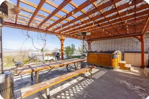 Amazing Views! Private Basement Apartment - Image 3