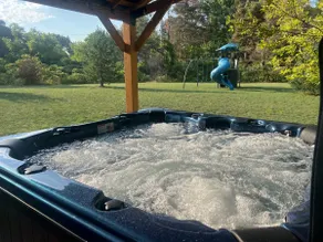 Cozy Autumn lake escape. Hot tub•Fire pit•Swings - Image 2