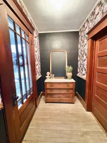 1900s apt in town near café, brewery, winery, i81 - Image 5