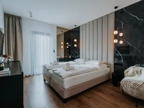 5-Star: Villa Slowave: Lake Balaton, Pool, Hot Tub, 4 Bedrooms - Image 4