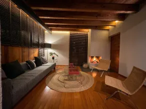 Your retreat with garden and hot tub, close to downtown - Image 2